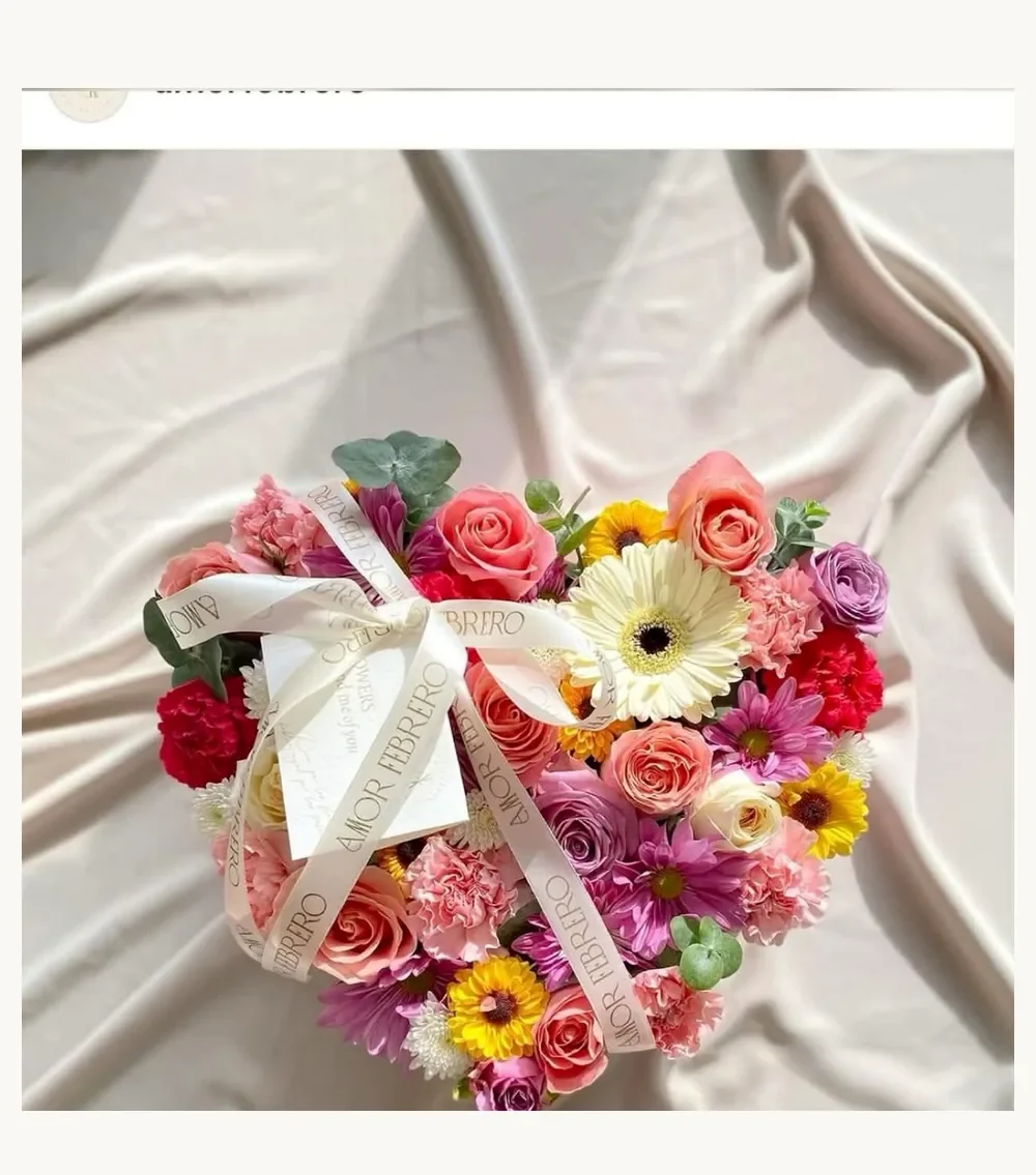 Corazón Floral Multicolor — arreglo floral MontGuer
