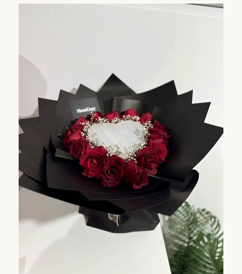Corazón de Rosas Rojas — arreglo floral MontGuer