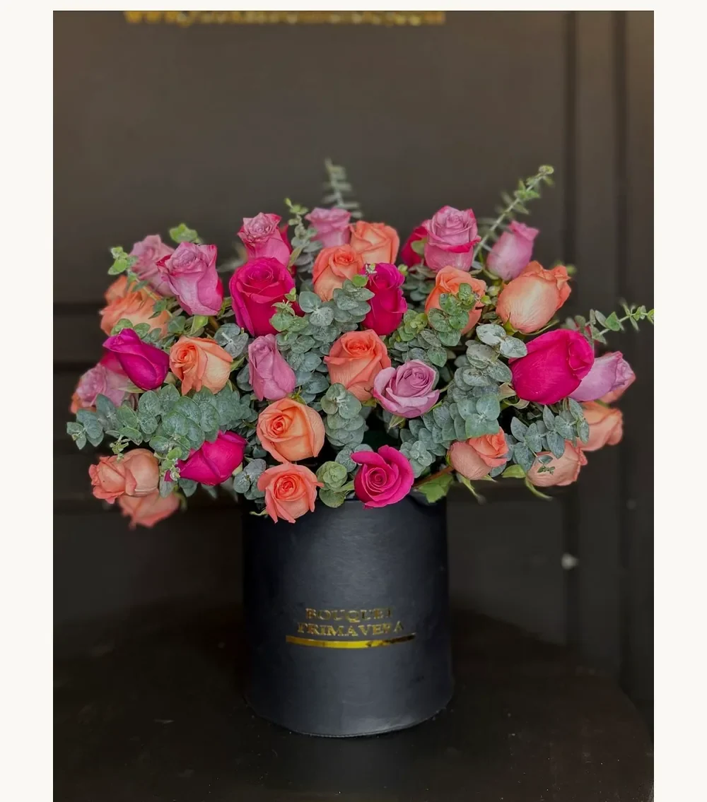Hatbox Primavera Multicolor — arreglo floral MontGuer