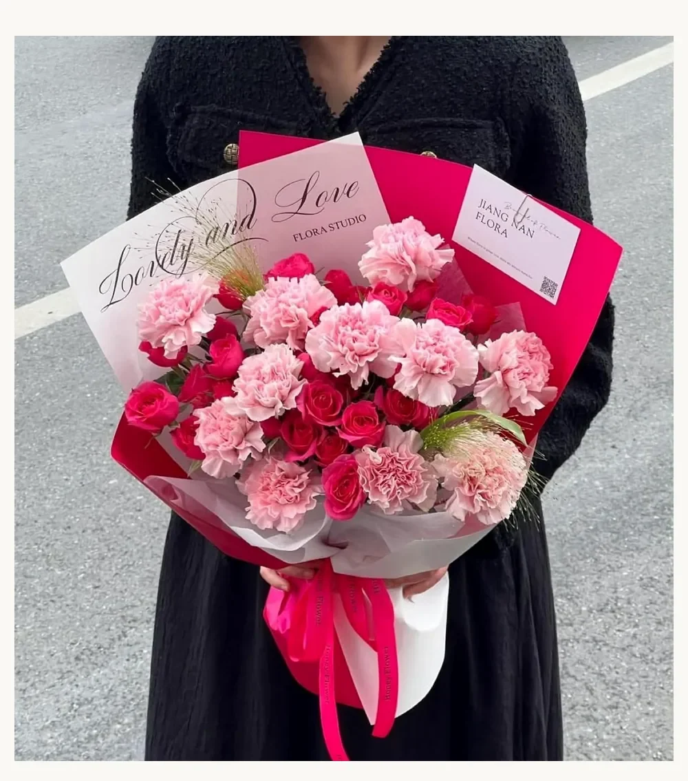 Bouquet de Rosas y Claveles — arreglo floral MontGuer